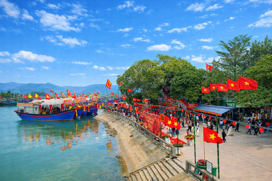 Đền Cờn xứ Nghệ - Điểm hành hương linh thiêng mỗi độ xuân về