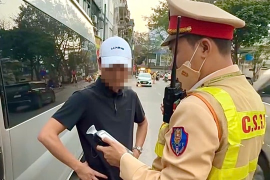 Hơn 720 trường hợp vi phạm nồng độ cồn bị xử lý trong trưa mùng 5 Tết