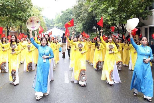 Các cấp Hội Phụ nữ Hà Nội: Vận động cán bộ, hội viên phụ nữ hưởng ứng “Tháng áo dài phụ nữ Thủ đô” năm 2026 