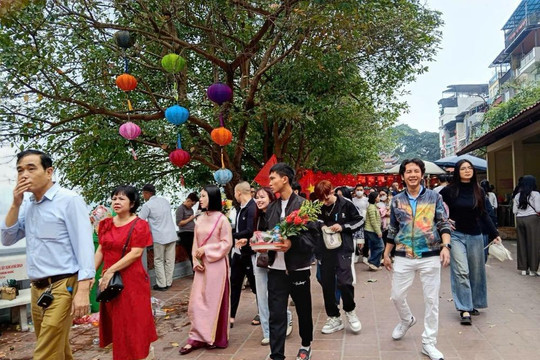 Du lịch Hà Nội hút khách trong kỳ nghỉ Tết Nguyên đán
