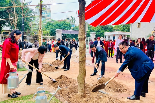 Khương Đình hưởng ứng Tết trồng cây, lan tỏa thông điệp sống xanh