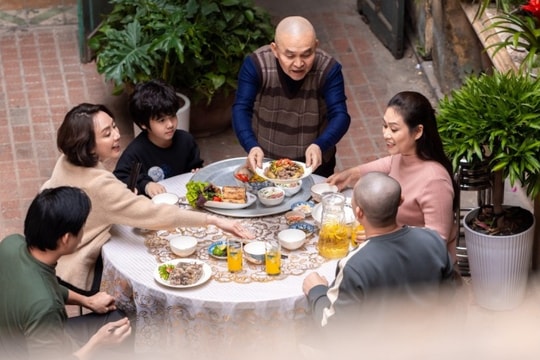 Xem "Mùi phở" để thêm trân quý không khí gia đình sum họp