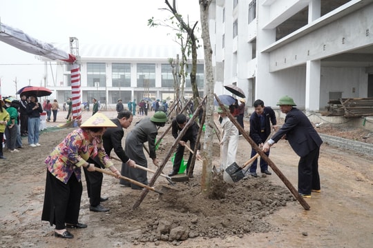 Xã Trung Giã (Hà Nội) Rộn ràng ngày hội Tết trồng cây