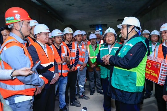 Thủ tướng kiểm tra dự án tuyến đường sắt đô thị số 3 Nhổn - Ga Hà Nội