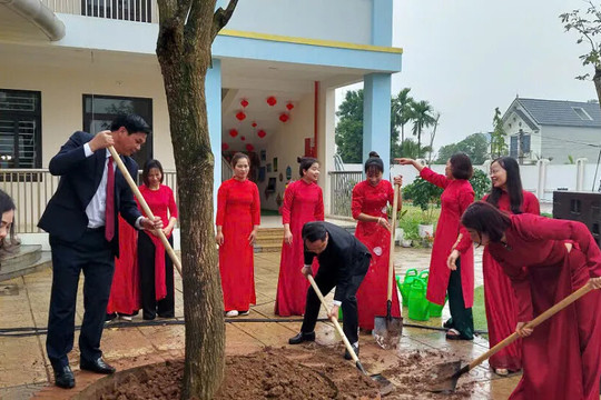 Xã Quảng Bị: Hưởng ứng Tết trồng cây gắn với xây dựng nông thôn mới kiểu mẫu