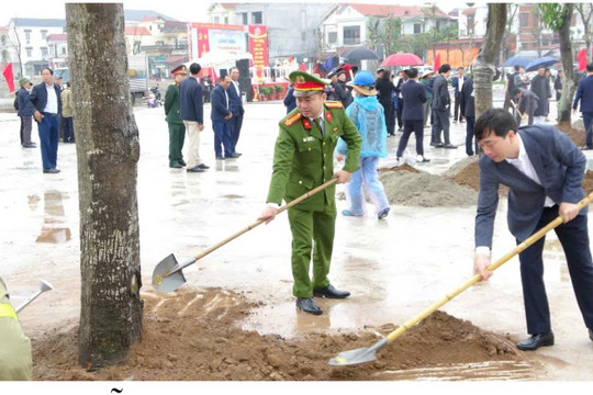 Công an Thủ đô chung tay trồng cây, lan tỏa trách nhiệm bảo vệ môi trường