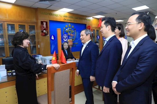 Giải quyết thủ tục kịp thời, tận tâm phục vụ nhân dân ngay từ những ngày đầu xuân