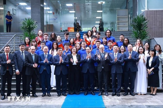Thủ tướng: Viện Hàn lâm Khoa học và Công nghệ cần đẩy mạnh hợp tác với các tập đoàn kinh tế tư nhân