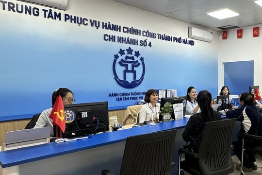 Ngày đầu sau Tết: Người trẻ công sở bắt tay ngay vào guồng quay công việc