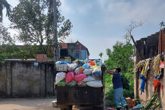 Hà Nội nỗ lực thu gom, xử lý rác thải sau Tết