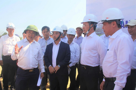 Chủ tịch UBND thành phố Đà Nẵng yêu cầu tăng tốc thi công dự án trọng điểm