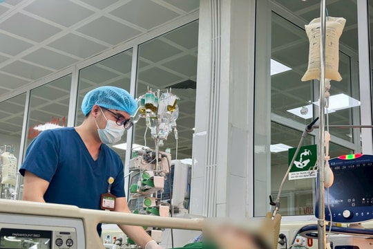 Nguy kịch do xuất huyết tiêu hóa sau nhiều ngày uống rượu dịp Tết