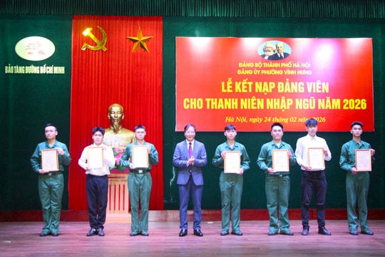 Phường Vĩnh Hưng: 7 tân binh vinh dự được kết nạp Đảng