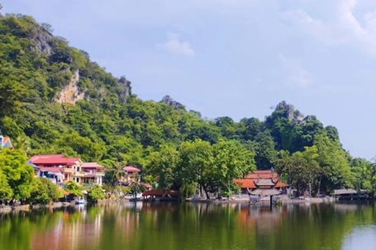 Chùa Thầy đón 50.000 lượt khách tham quan trong 6 ngày Tết