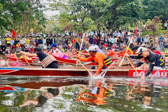 Ngày hội đua thuyền tại di sản văn hóa thế giới Mỹ Sơn
