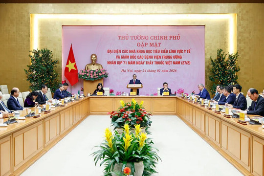 Thủ tướng: 'Giữ trọn y đức - Vững vàng y thuật – Nâng tầm y lý - Vượt qua nghịch cảnh – Tất cả vì dân'