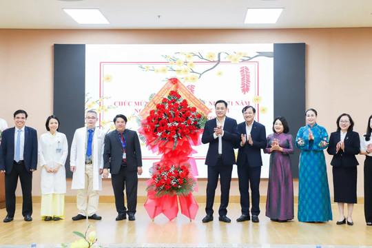 Lãnh đạo thành phố Đà Nẵng tri ân đội ngũ thầy thuốc