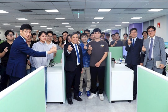Chủ tịch UBND thành phố Vũ Đại Thắng thăm, động viên sản xuất