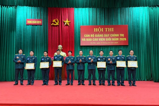 Trung đoàn 916 tổ chức hội thi cán bộ giảng dạy chính trị giỏi