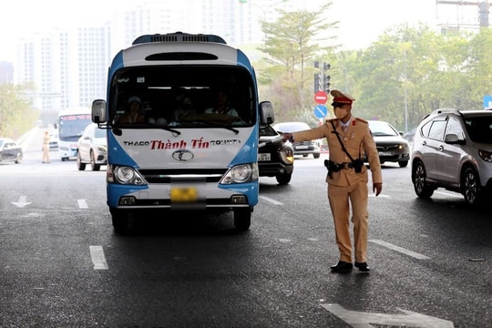 Kiên quyết không để xe khách “tranh thủ” dịp lễ hội xuân để vi phạm