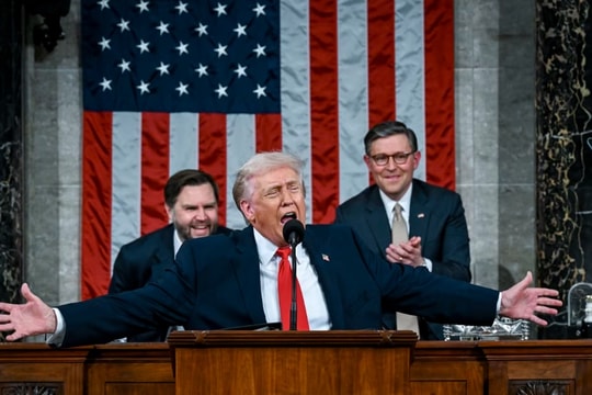 Tổng thống Donald Trump khẳng định mở ra "kỷ nguyên vàng" cho nước Mỹ trong thông điệp liên bang