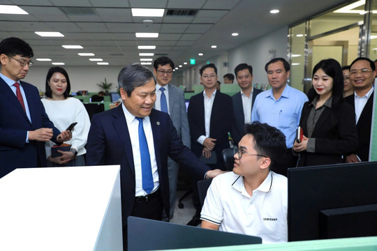 Chủ tịch UBND TP Hà Nội Vũ Đại Thắng thăm, động viên các đơn vị sản xuất, kinh doanh