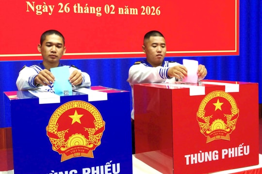 Vùng 2 Hải quân tổ chức bầu cử sớm cho lực lượng làm nhiệm vụ trên biển