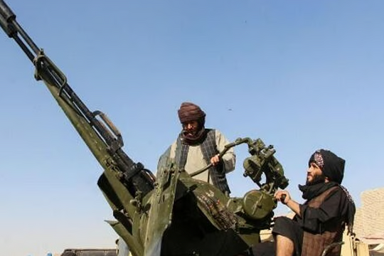 Afghanistan tấn công trả đũa vào các trạm biên giới của Pakistan