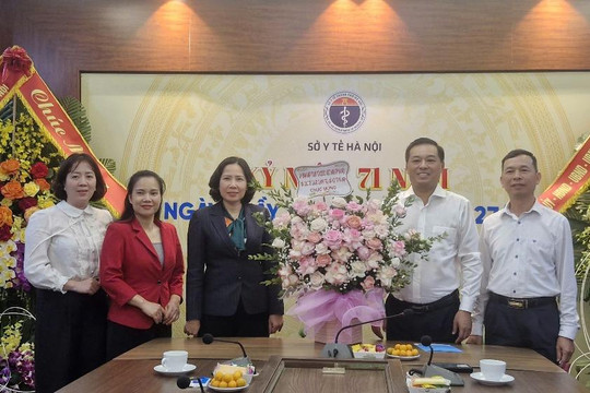 MTTQ Việt Nam TP Hà Nội thăm, chúc mừng ngành Y tế nhân Ngày thầy thuốc Việt Nam