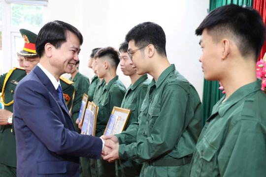 Tuổi trẻ đẹp nhất khi gắn liền với sứ mệnh bảo vệ đất nước