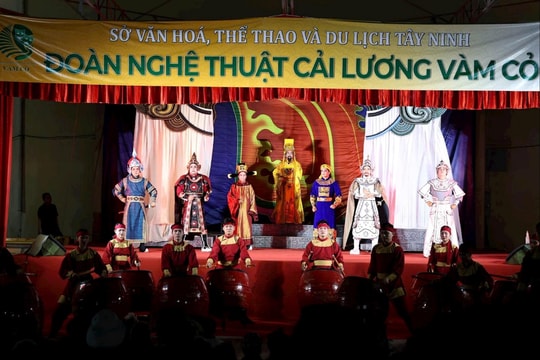 Đoàn Nghệ thuật cải lương Vàm Cỏ đưa cải lương phương Nam đến khán giả Thủ đô