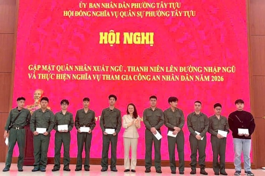 Tây Tựu gặp mặt động viên thanh niên chuẩn bị nhập ngũ