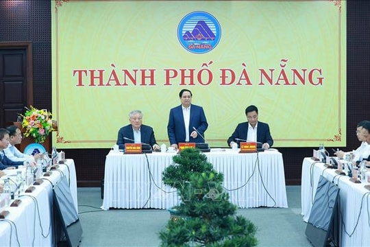 Thủ tướng Phạm Minh Chính làm việc với Ban Thường vụ Thành ủy Đà Nẵng