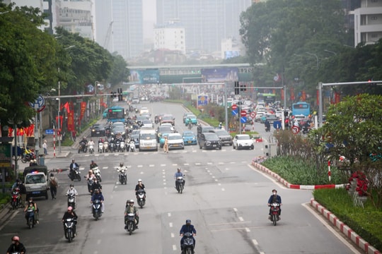Hà Nội có mưa vài nơi, trưa chiều hửng nắng