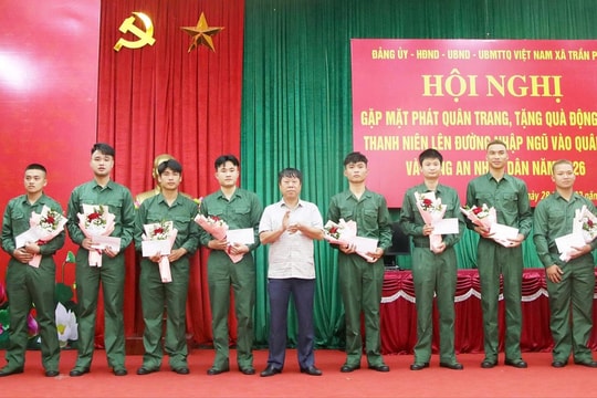 Xã Trần Phú gặp mặt, động viên 39 thanh niên nhập ngũ năm 2026