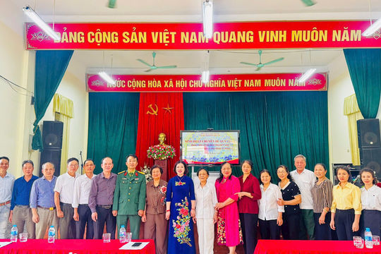 Chi bộ thôn Huỳnh Cung sinh hoạt chuyên đề mẫu về kỹ năng số
