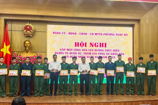 Phường Ngọc Hà: Gặp mặt, động viên thanh niên lên đường nhập ngũ