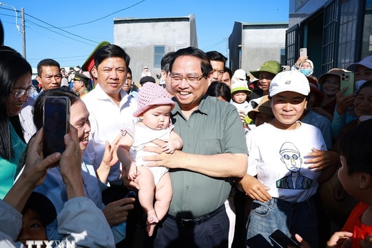 Thủ tướng Phạm Minh Chính kiểm tra các tuyến đường bộ cao tốc và kết quả triển khai Chiến dịch Quang Trung ở miền Trung