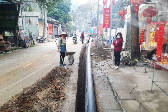 Yên Xuân đẩy nhanh tiến độ kéo đường nước sạch phục vụ nhân dân