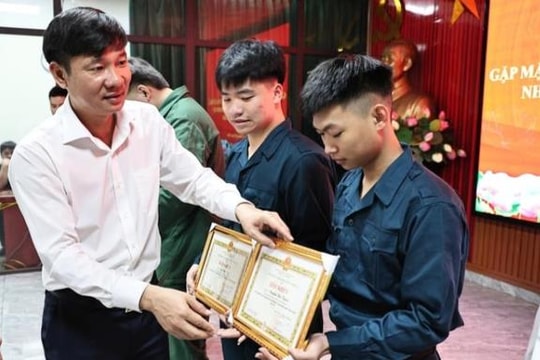 Tiếp bước “Chiếc gậy Trường Sơn”, 64 thanh niên Hoà Xá hăng hái lên đường bảo vệ Tổ quốc