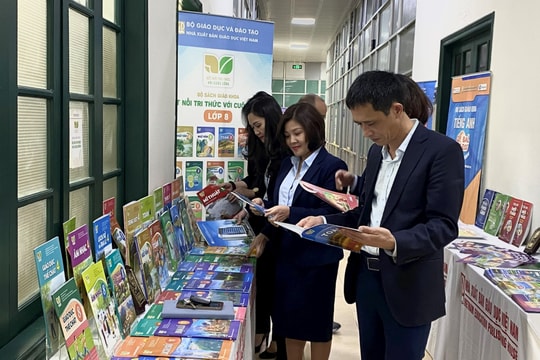 Hà Nội: Sớm hoàn thành tài liệu giáo dục địa phương theo đơn vị hành chính mới