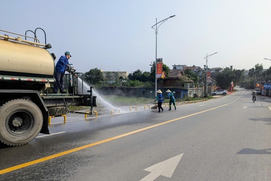 Cuộc chiến thầm lặng giữ gìn "không gian xanh" mùa lễ hội