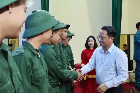 Hậu phương vững chắc - điểm tựa để người lính trẻ vững bước