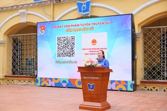 “Cẩm nang bầu cử” hỗ trợ cử tri phường Ba Đình