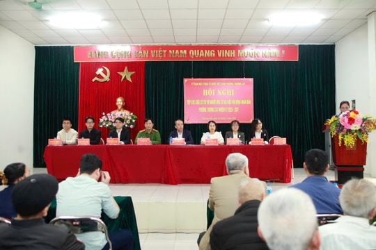 Ứng cử viên đại biểu HĐND phường Thượng Cát tiếp xúc cử tri