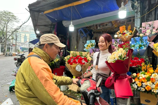 [Podcast] Thị trường quà tặng dịp 8-3 khởi động sớm, sức mua dự báo tăng mạnh cuối tuần