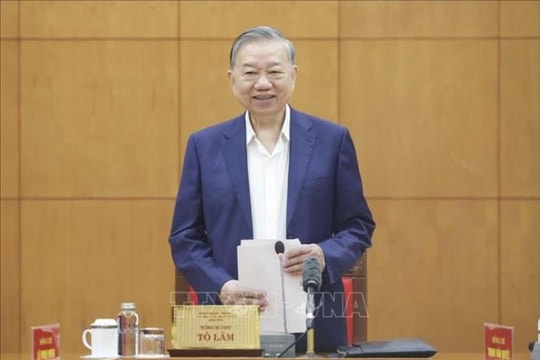 Tổng Bí thư Tô Lâm: Khắc phục tình trạng “thừa người quen việc cũ nhưng thiếu người làm việc mới”