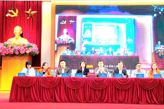 Ứng cử viên đại biểu HĐND thành phố tiếp xúc cử tri tại đơn vị bầu cử số 28