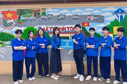 Tuổi trẻ Nam Phù gắn biển công trình thanh niên