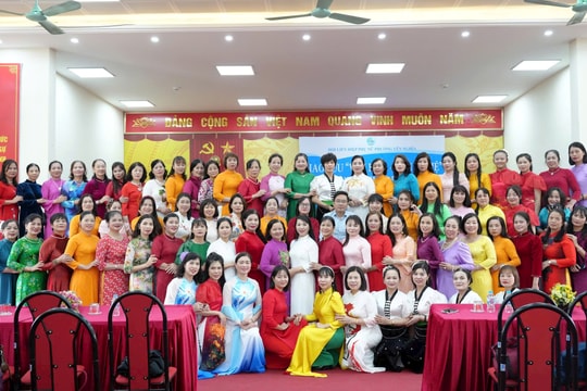 Phụ nữ phường Yên Nghĩa giao lưu văn nghệ chào mừng 8-3, tuyên truyền bầu cử